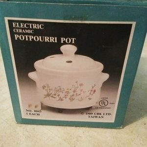 New unopened Electric Potpourri Pots